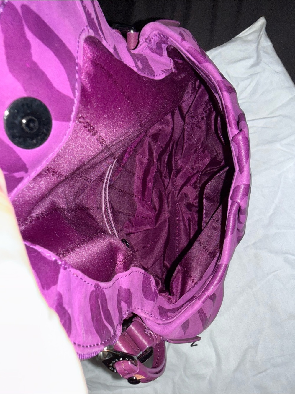 Marc by Marc Jacobs Purple Lip-Print Crossbody Bag - Picture 4 of 11